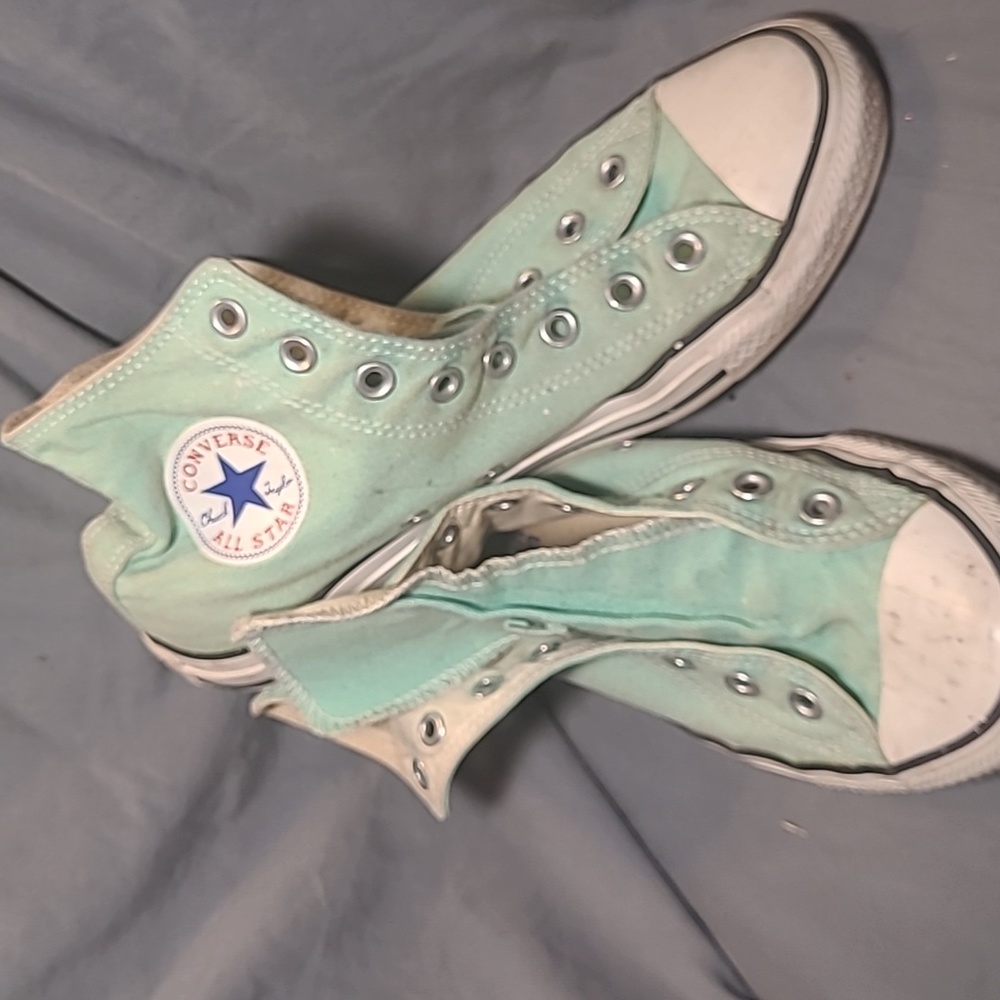 Converse - Picture 2 of 4